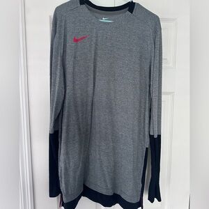 Nike Mens long sleeve shirt XL grey and black
